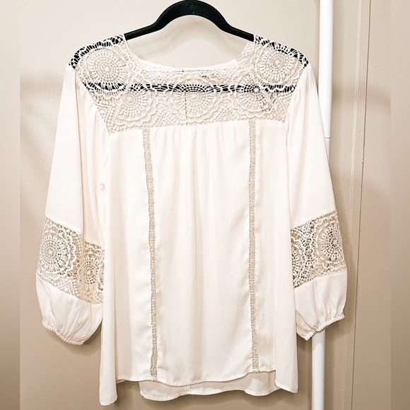Cato Tops - Cato Women’s White Longsleeve Blouse with Lace Detailing size small